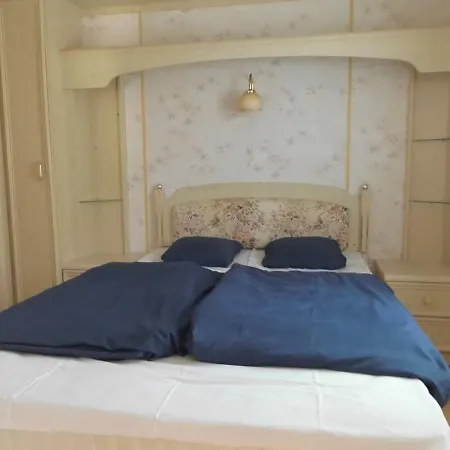 Kenge Apartment *